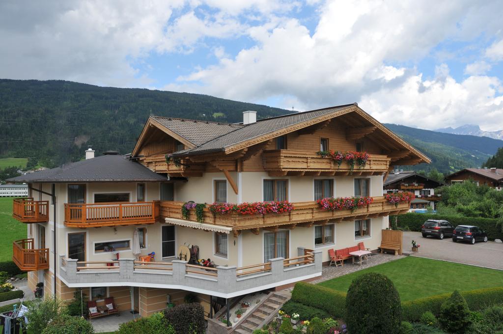 Haus Koessler Hotel Radstadt Exterior photo